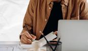 A therapist studies the difference between progress notes vs psychotherapy notes